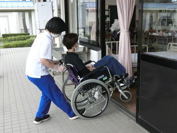 車いす介助